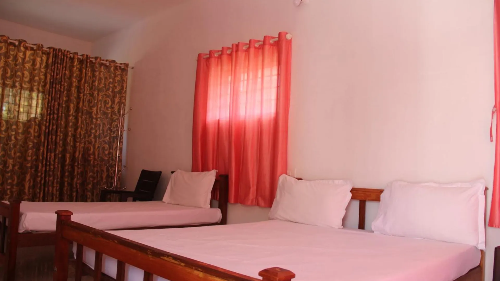 Kanthalloor Homestay Snow White Holiday Homes