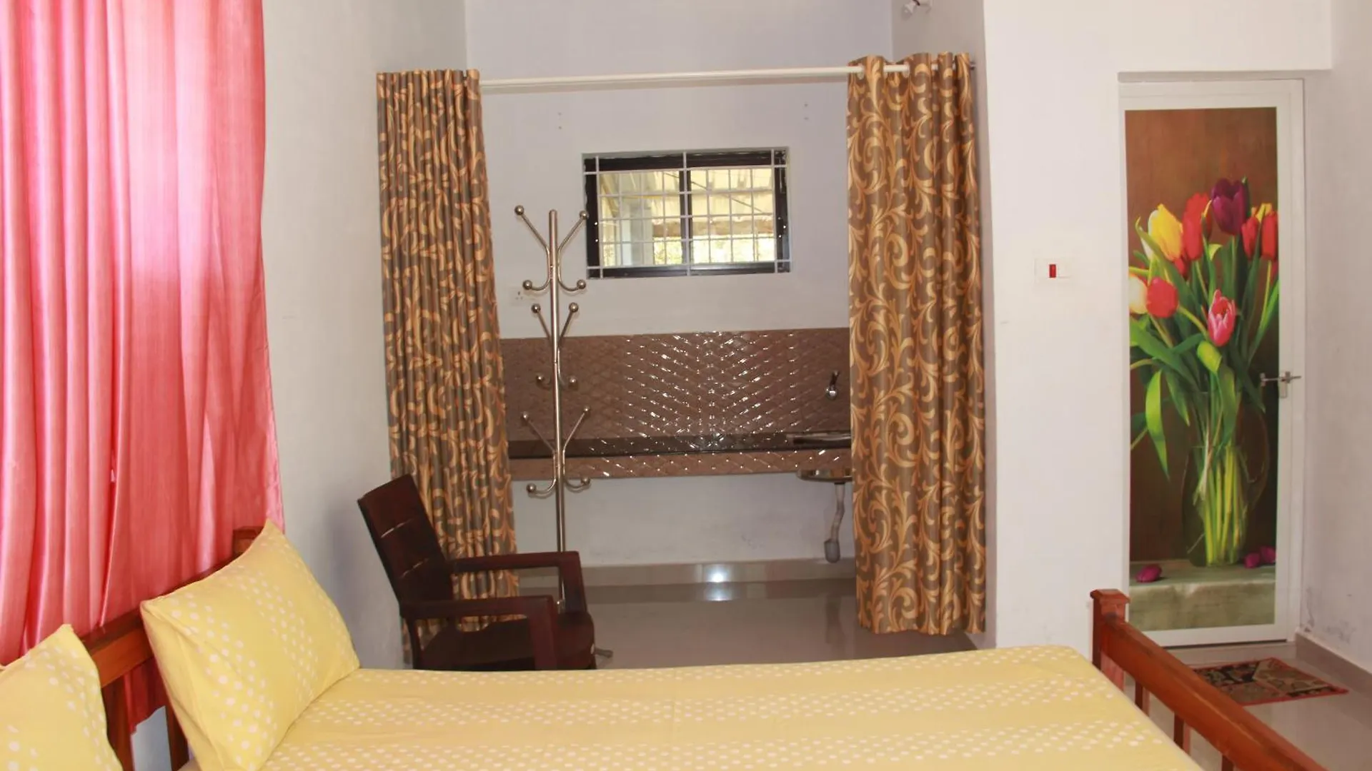 Kanthalloor Homestay Snow White Holiday Homes
