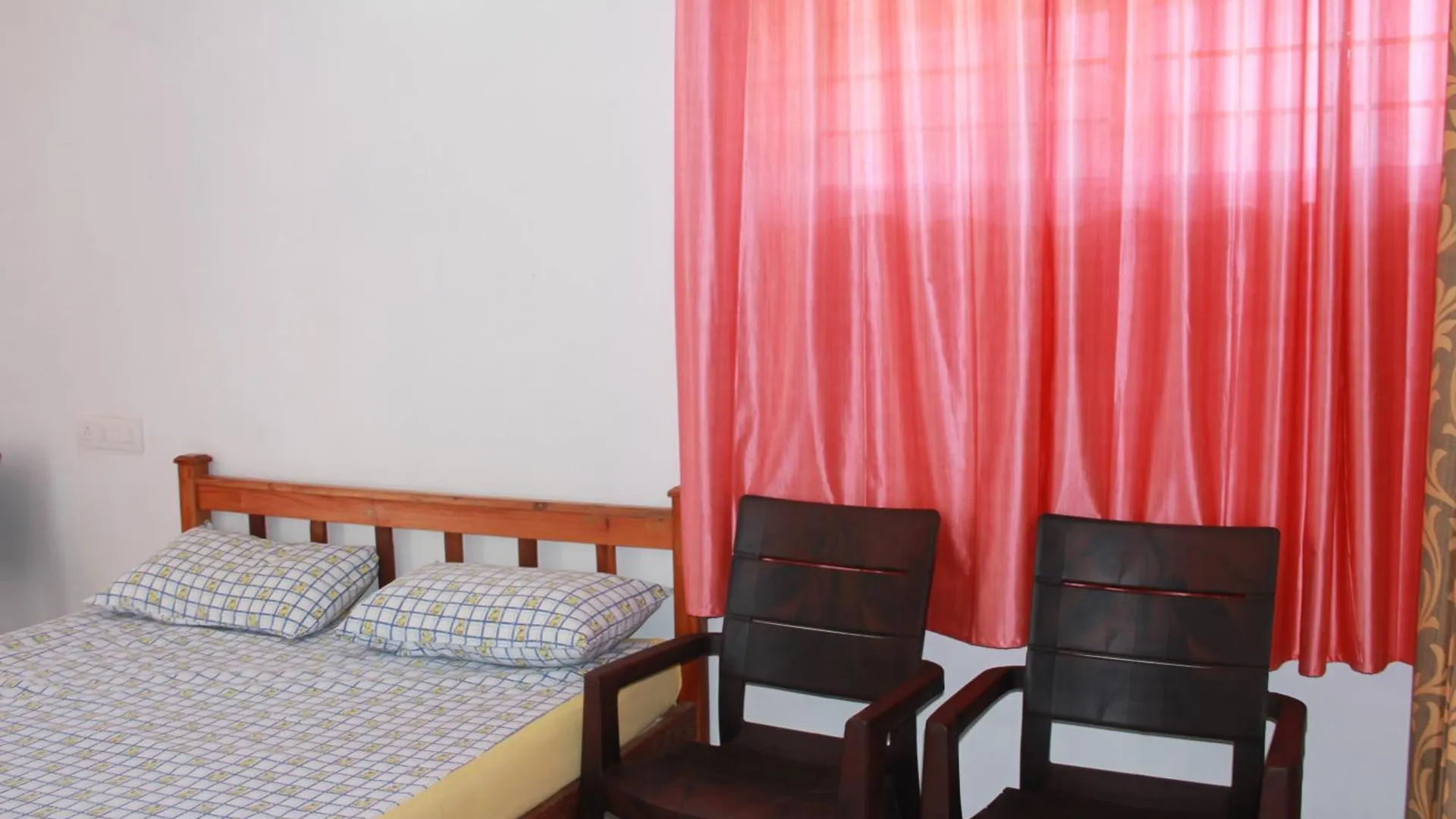 Kanthalloor Homestay Snow White Holiday Homes