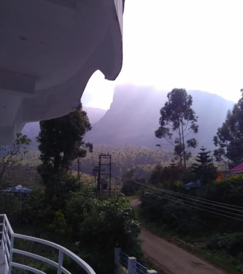 Kanthalloor Homestay Snow White Holiday Homes